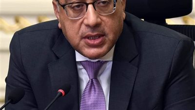 «مدبولي» يتابع موقف توافر السلع الأساسية ومستلزمات الإنتاج 