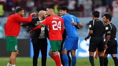 عاجل...الركراكي وأبنائه يعترضون على حكم مباراة كرواتيا