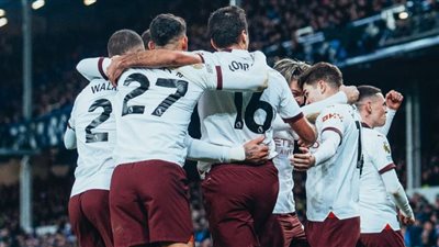 مانشستر سيتي يفوز على إيفرتون بثلاثية مقابل هدف