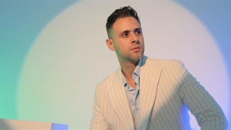 مصمم الأزياء إسلام