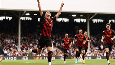 هالاند يتفوق على نجوم الدوري الإنجليزي ويفوز بجائزة الأفضل