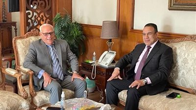 محافظ بورسعيد يناقش استعدادات المحافظة لاستقبال عيدها القومي