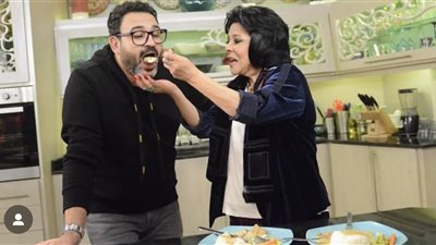 أكرم حسني يُهنئ إسعاد يونس بعيد ميلادها: 