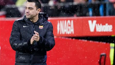 برشلونة يفتح باب التجديد لتشافي