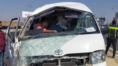 اختلال عجلة القيادة وراء إصابة 11 شخصا بطريق الفيوم الصحراوي