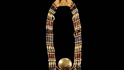 القصة الكاملة للقلادة المعثور عليها بقبر توت عنخ آمون..تفاصيل