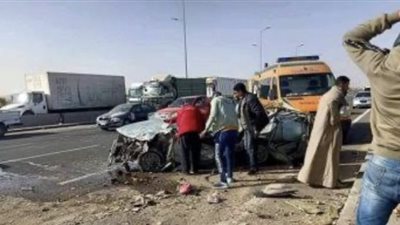 مصرع 3 أشخاص وإصابة 7 آخرين في حادث تصادم سيارتين بالجيزة
