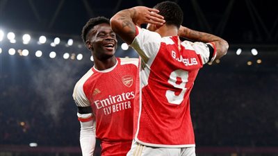 بقيادة ساكا في الهجوم أرسنال بالقوة الضاربة أمام أستون فيلا في الدوري الإنجليزي