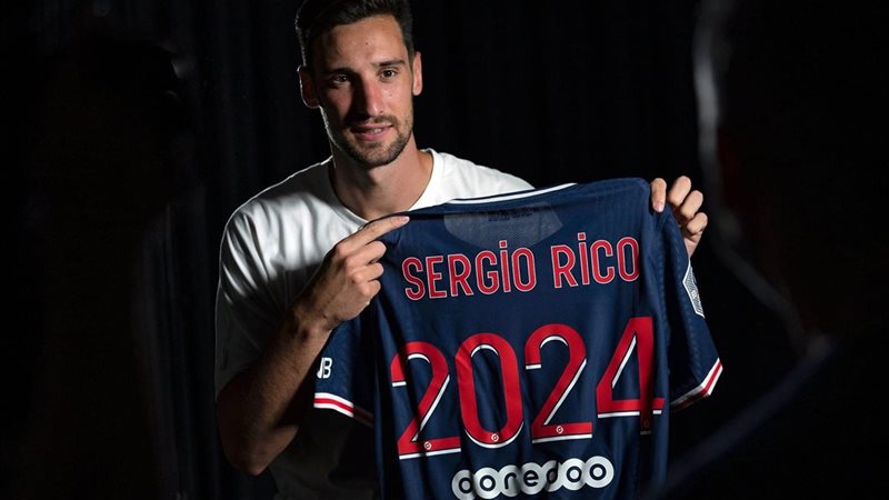 BBBFD7FB-D1A0-4F27-A632-71983AB288B0