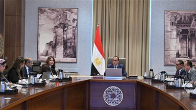 رئيس الوزراء يستعرض إستراتيجية تطوير البورصة المصرية