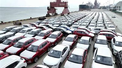 حقيقة إصدار قرار بتحصيل ضرائب على حسابات المصريين المستوردين للسيارات بالخارج