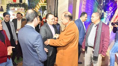 تأكيدًا لمشاعر الوطنية.. محافظ أسيوط يهنئ الأخوة الأقباط بعيد الميلاد المجيد 