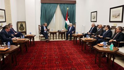 «الرئيس الفلسطيني» قضية اللاجئين هي جوهر القضية الفلسطينية