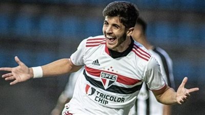 السامبا تحط الرحال في باريس: بيرالدو يمنح سان جيرمان لمسة برازيلية