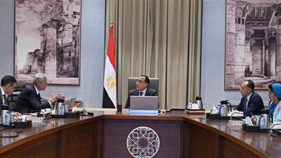 رئيس الوزراء يتابع ملفات عمل الهيئة المصرية للشراء الموحد