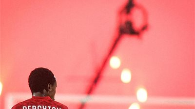 تألق بيرسي تاو مع الأهلي يثير تفاؤل المدرب الجنوب إفريقي