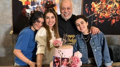 روجينا تستقبل عامها الجديد مع زوجها وبناتها