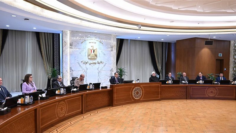 الدكتور مصطفى مدبولي-جانب