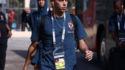 محمد فضل: إمام عاشور محتاج يتعامل خارج الملعب بذكاء