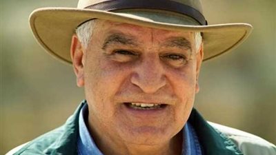 زاهي حواس ينضم إلى عالم الكتابة...تعرف