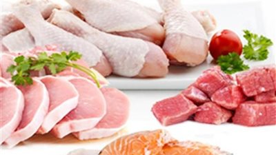 البانية يصل لـ 220 جنيها.. أسعار الفراخ واللحوم والأسماك بالأسواق 