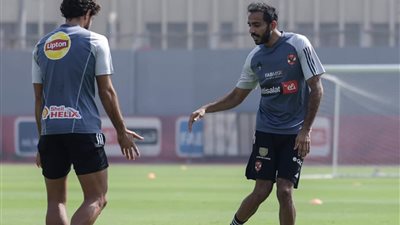 نجم الأهلي يقترب من المشاركه أساسياً  أمام صن داونز