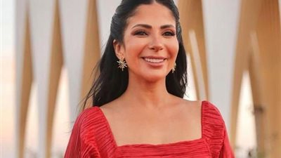 حبس المتهم بسب وقذف الفنانة منى زكى