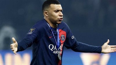 توتر في باريس: مبابي يشعل الفتيل بغضبه من إنريكي وقرارات الاستبدال