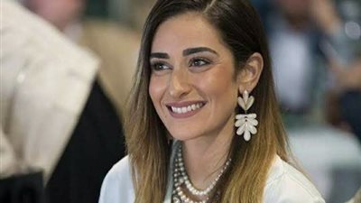 أمينة خليل عن 