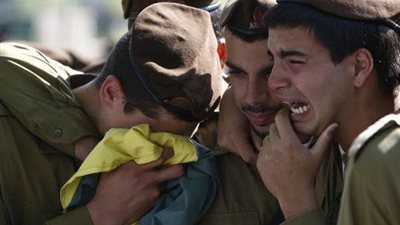 وكالة الأنباء الفرنسية: مقتل محتجز إسرائيلي في مستوطنة نيريم بـ غزة