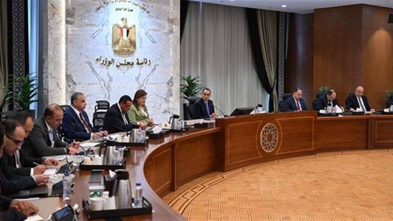 رئيس الوزراء خلال