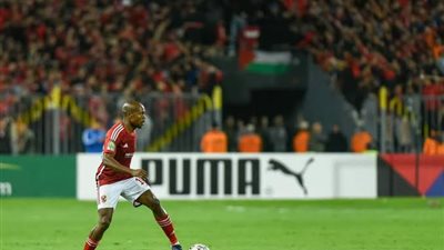 الأهلي يُقرر فتح خط المفاوضات مع نجمه الإفريقي لتجديد تعاقده
