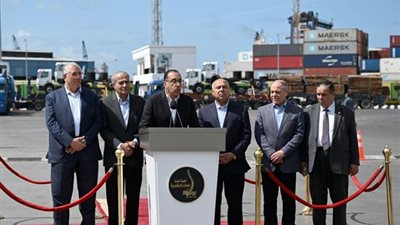 «مدبولي» يتوعد تجار السوق السوداء ويوجه «الداخلية» بالضرب بيد من حديد