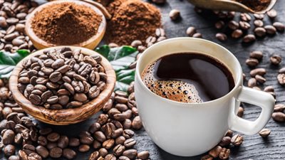 تحسن التركيز والمزاج.. تعرف على فوائد ومخاطر القهوة بدون كافيين