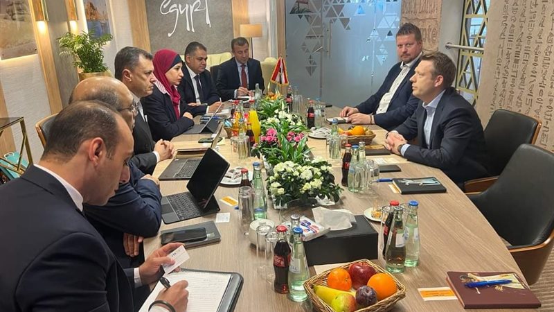 995F28F7-4F9A-4EBD-95DC-2CB9C35E2D91