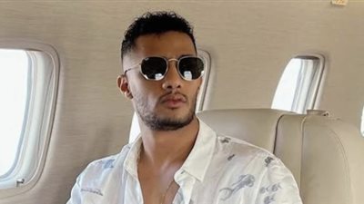 الصدفة تجمع محمد رمضان بلاعب شهير بإحدي المدن الساحلية