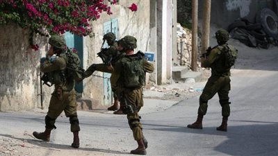 إسرائيل تسحب قواتها من مدينة الخليل بالضفة الغربية