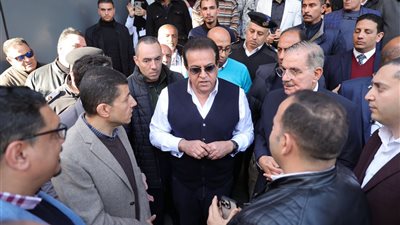 وزير الصحة يوجه بإعادة توزيع أطقم التمريض بمستشفى بيلا المركزي