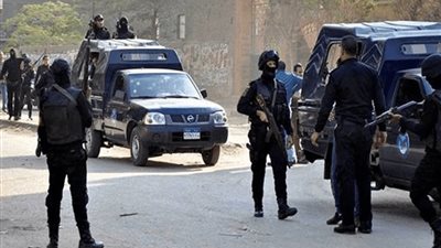 بينهم سيدة.. سقوط عصابة الاتجار في المواد المخدرة بالعاصمة (صور)