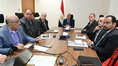  «سويلم» يتابع إجراءات التحول الرقمى بالهيئة العامة لمشروعات الصرف