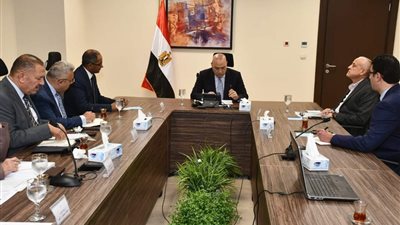 الجزار.. يناقش تعديل الكود المصري لاشتراطات الحماية المدنية