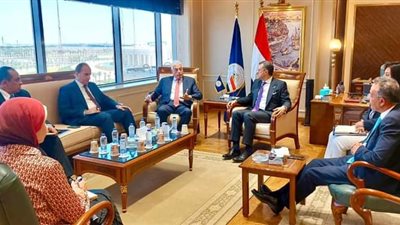 وزير السياحة يلتقي محافظ جنوب سيناء لبحث سبل الترويج السياحي لشرم الشيخ