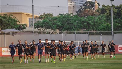 الأهلي يختتم استعدادات لمواجهة المقاولون.. تعرف على موعد المباراة 