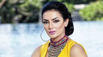 حورية فرغلي تعبر عن ألمها النفسي والجسدي بعد آخر عملية تجميل