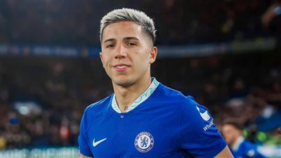 عملية جراحية تُنهي موسم إنزو فيرنانديز مع تشيلسي