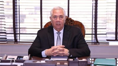 «القصير» الإفراج عن 119 ألف طن اعلاف