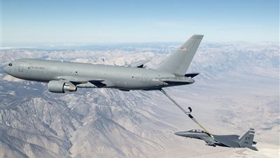 أمريكا تفتح تحقيقًا عاجلًا في حادث تعطل طائرة «بوينج 747» فوق مطار ميامي