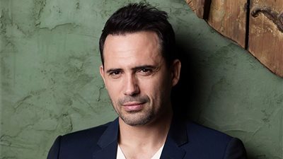 لهذا السبب.. ظافر العابدين في السويد