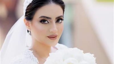 دانية الشافعي تلفت الأنظار في حفل زفافها