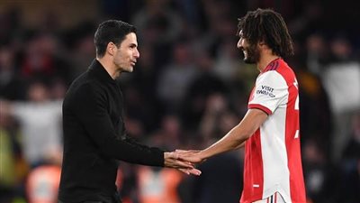 أول رد فعل من مدرب آرسنال بعد التجديد 